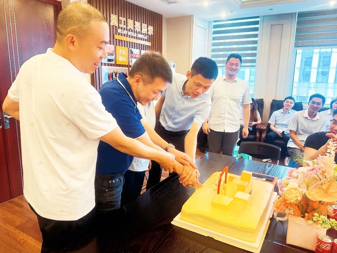 a068b105-e73a-4649-aaa4-55d9ae953ad7